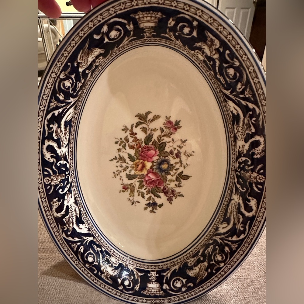 Wedgwood Bone China England Florentine Floral oval serving bowl vegetable’s